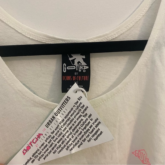 Never worn muscle tank from urban outfitters. Collab with Gotcha Surfwear. - Picture 3 of 3
